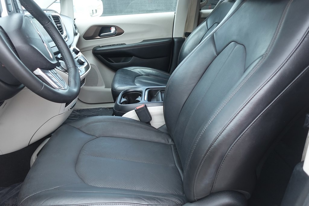 2018 Chrysler Pacifica Image 13