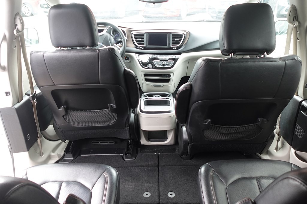 2018 Chrysler Pacifica Image 19