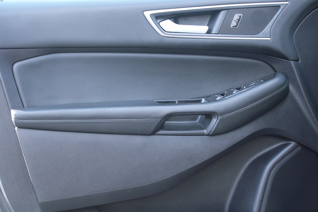 2020 Ford Edge Image 10