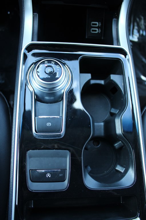 2020 Ford Edge Image 13