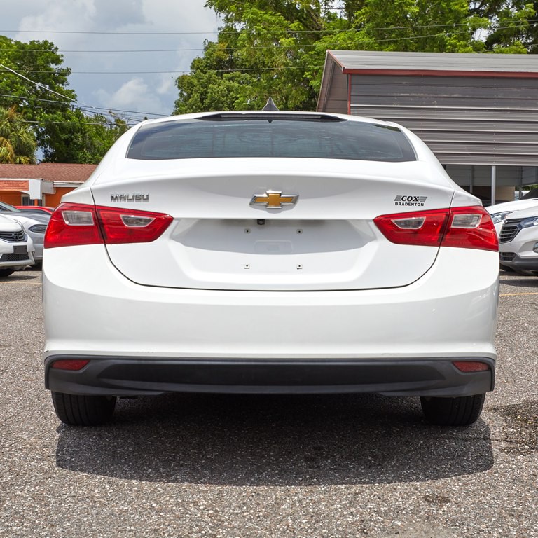 2019 Chevrolet Malibu Image 2