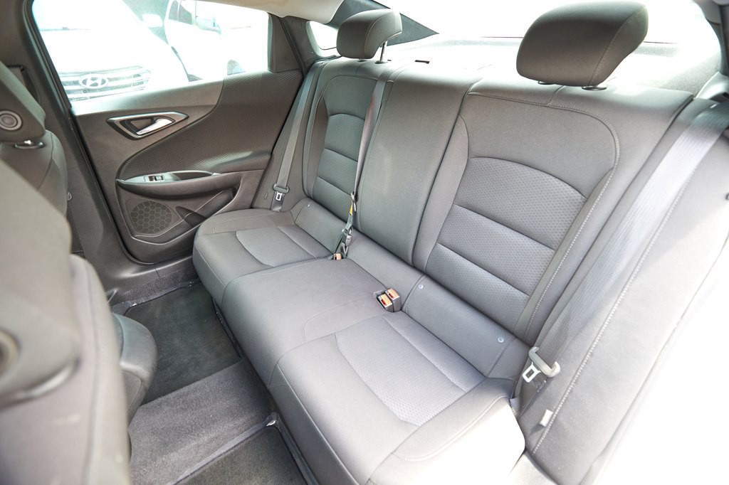 2019 Chevrolet Malibu Image 13