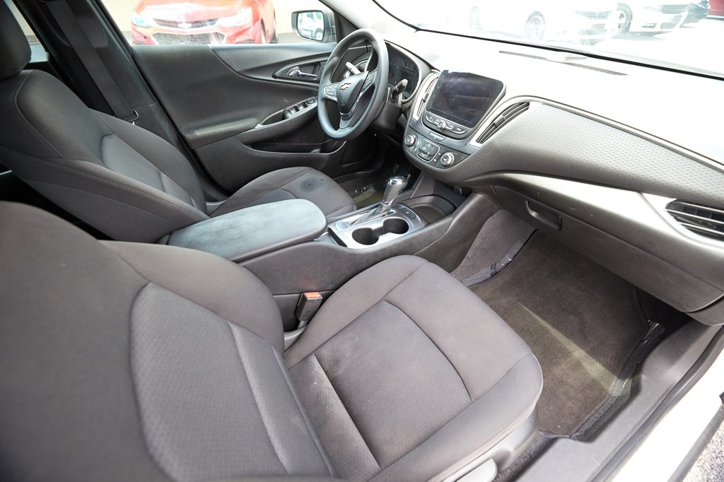 2019 Chevrolet Malibu Image 16