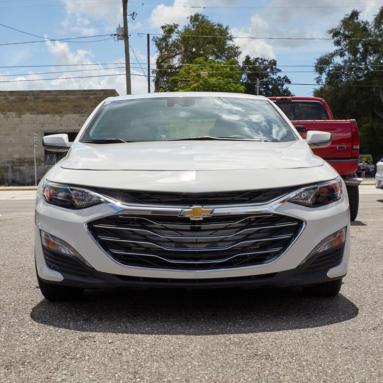 2024 Chevrolet Malibu Image 2