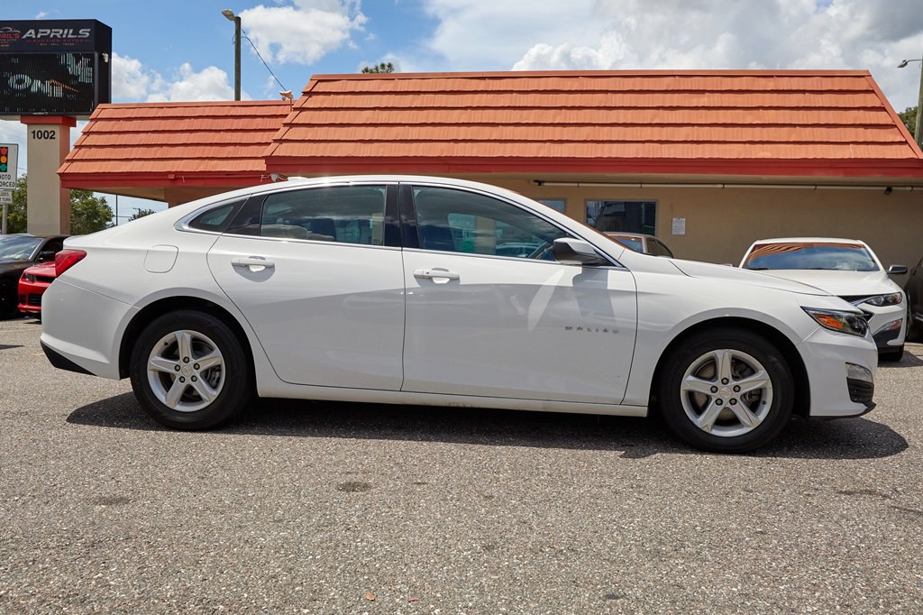 2024 Chevrolet Malibu Image 4