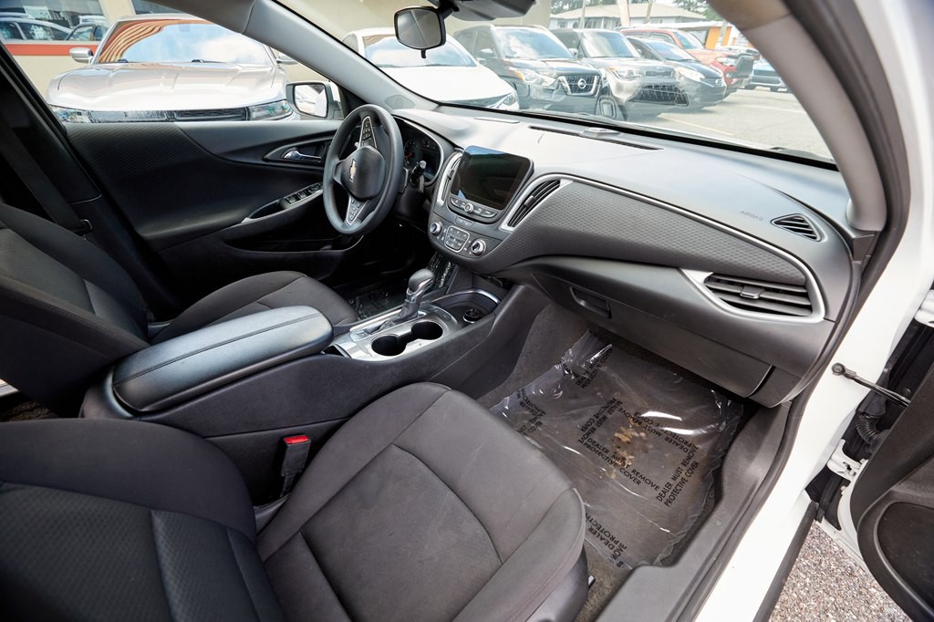 2024 Chevrolet Malibu Image 13
