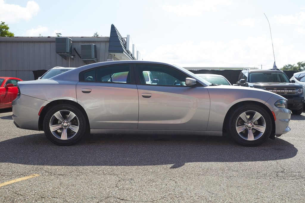 2017 Dodge Charger Image 4