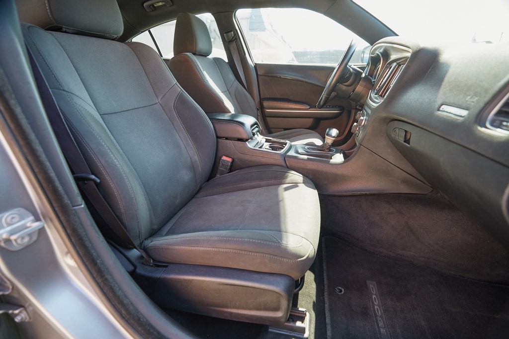2017 Dodge Charger Image 13