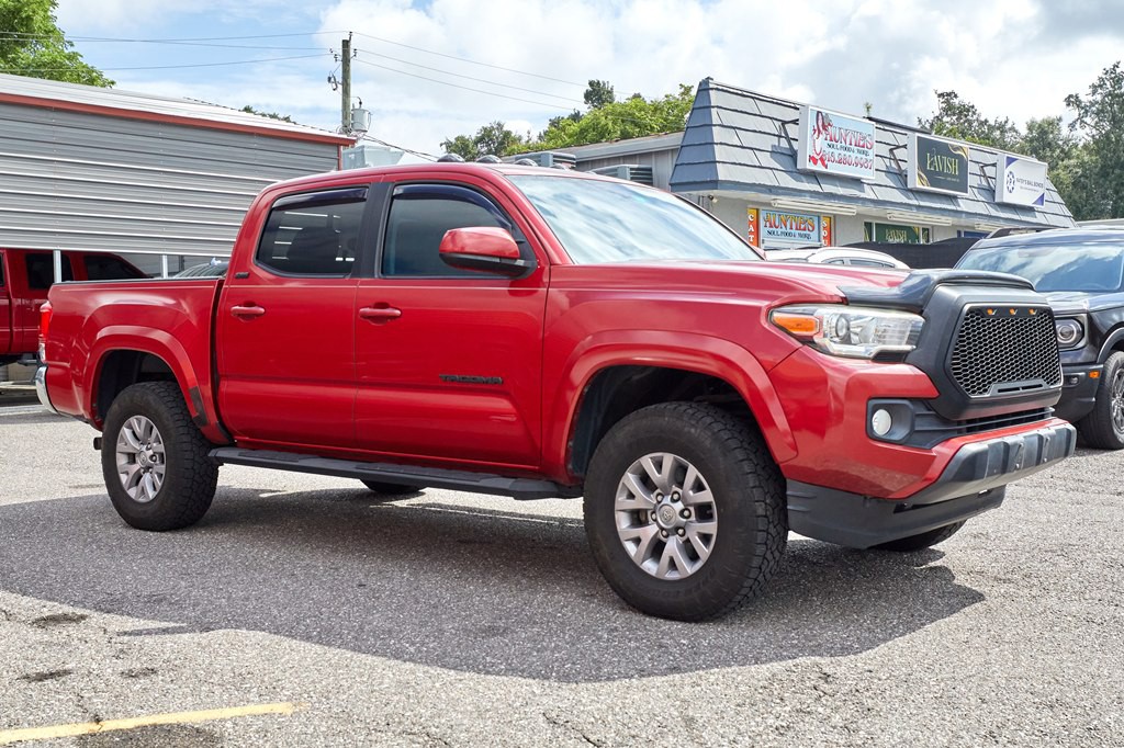 2017 Toyota Tacoma Image 3