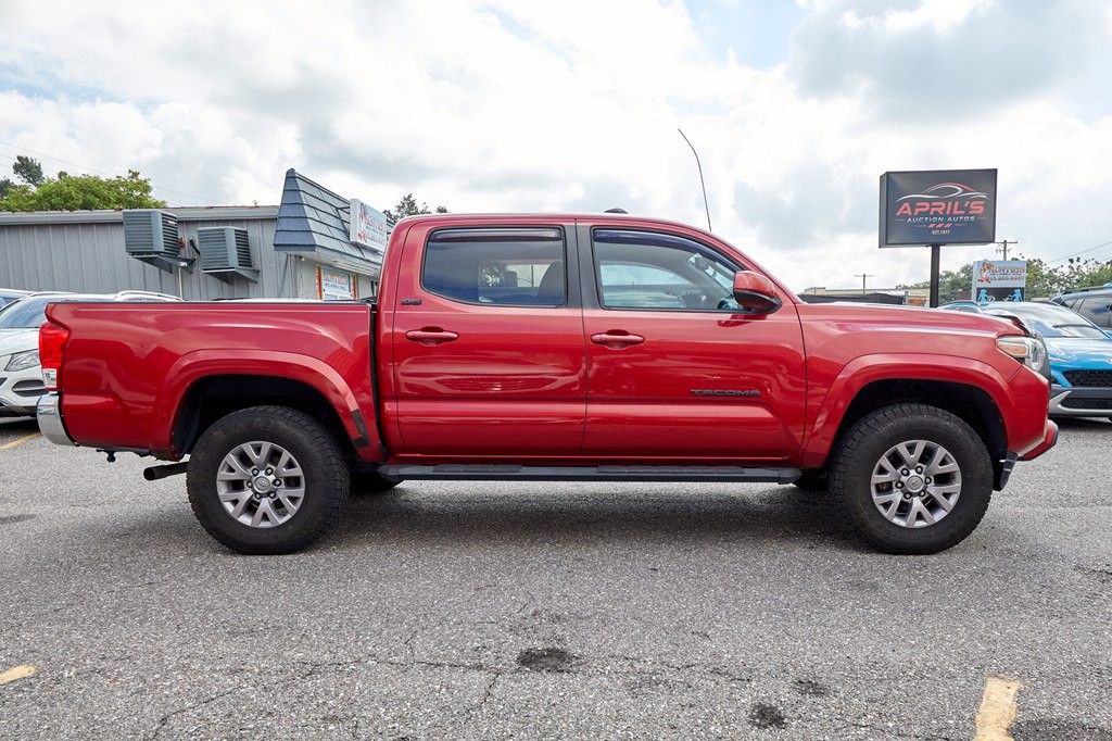 2017 Toyota Tacoma Image 4