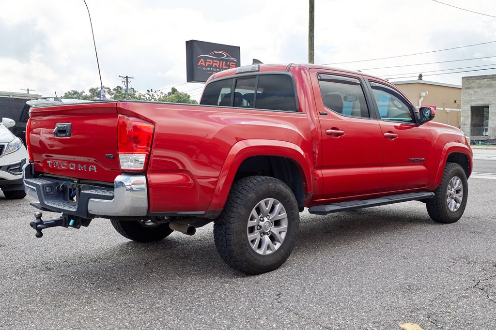2017 Toyota Tacoma Image 5