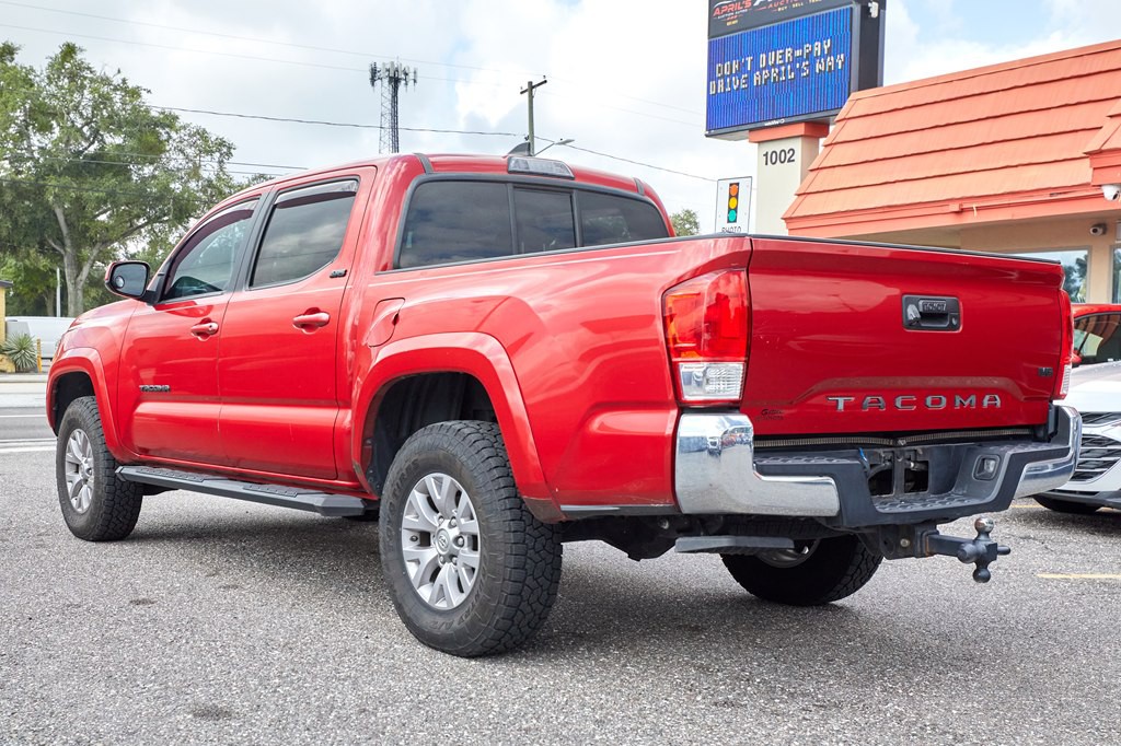 2017 Toyota Tacoma Image 7