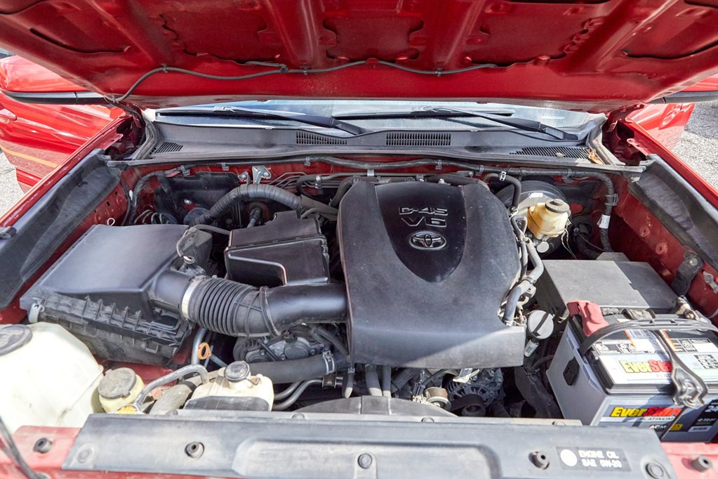 2017 Toyota Tacoma Image 9