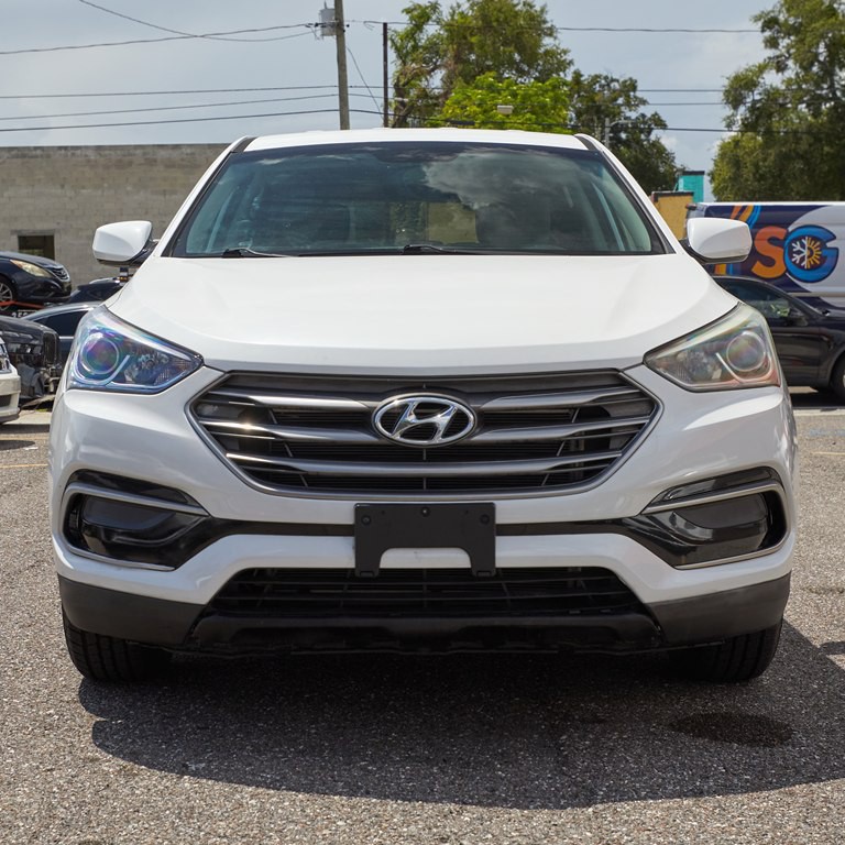 2017 Hyundai Santa Fe Sport Image 2