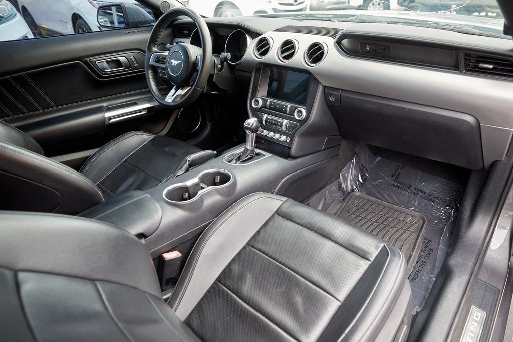 2021 Ford Mustang Image 17