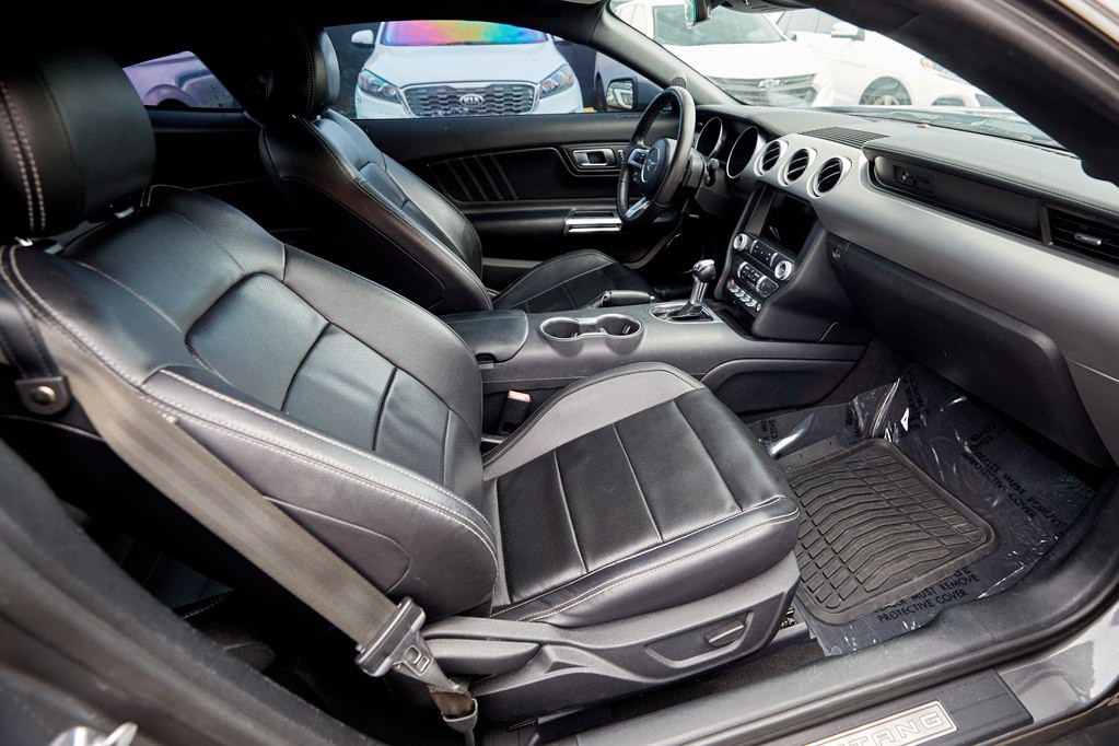 2021 Ford Mustang Image 19