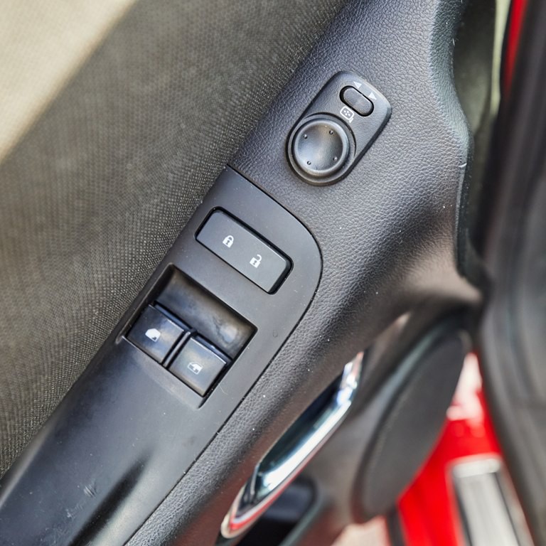 2015 Chevrolet Camaro Image 19