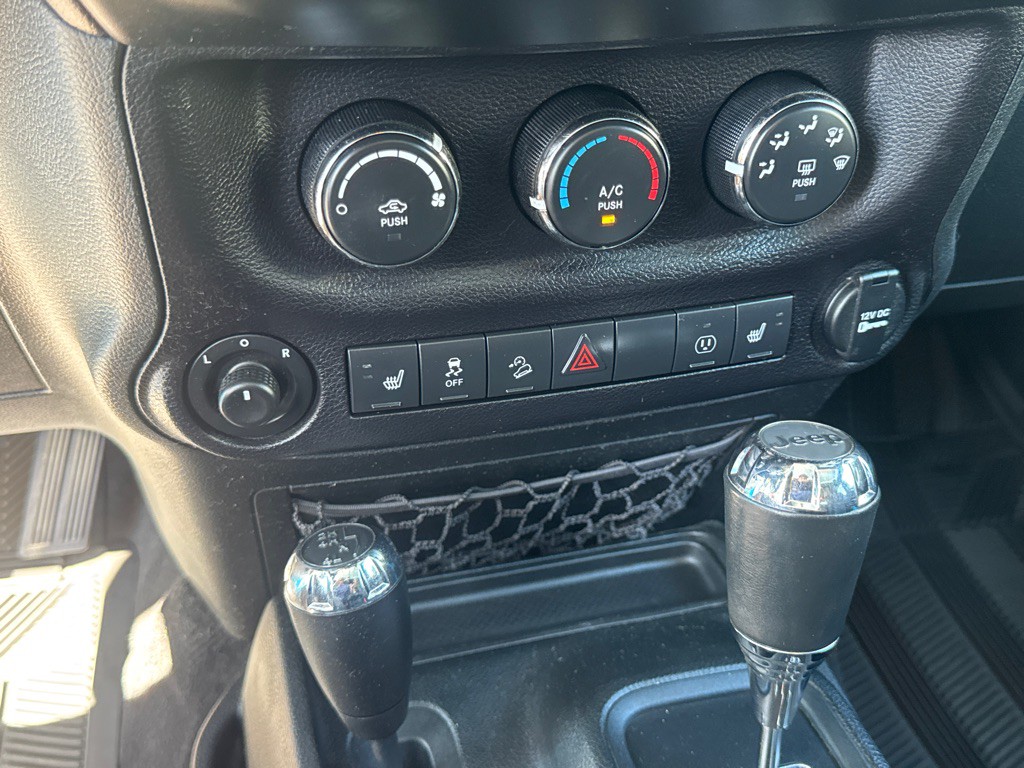 2017 Jeep Wrangler Unlimited Image 16