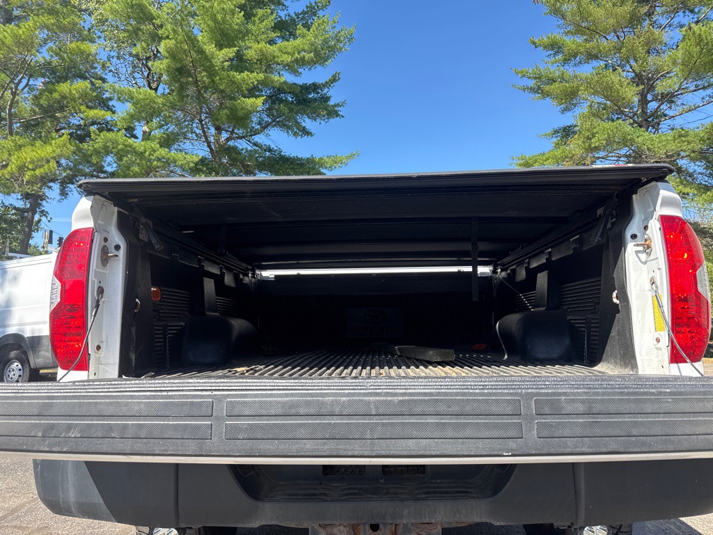 2017 Toyota Tundra Image 10