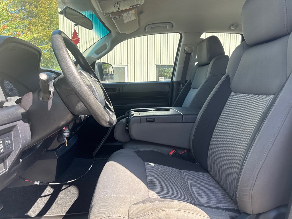 2017 Toyota Tundra Image 13