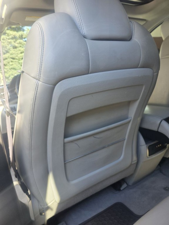 2009 GMC Acadia Image 28