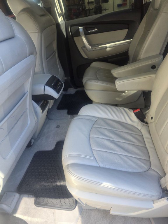 2009 GMC Acadia Image 31