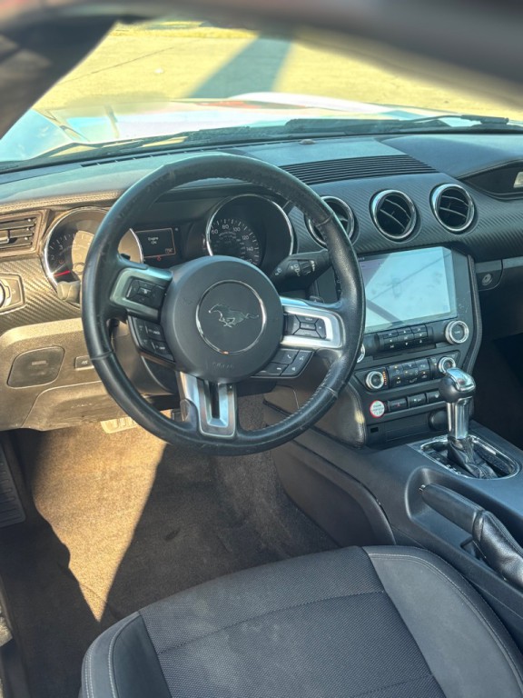 2015 Ford Mustang Image 4