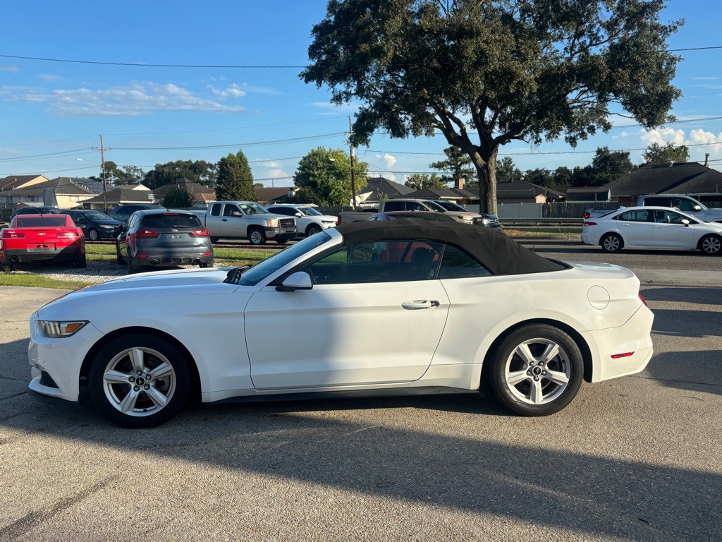 2015 Ford Mustang Image 21