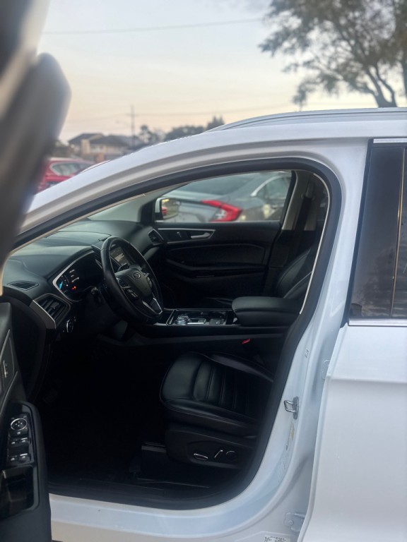 2019 Ford Edge Image 5