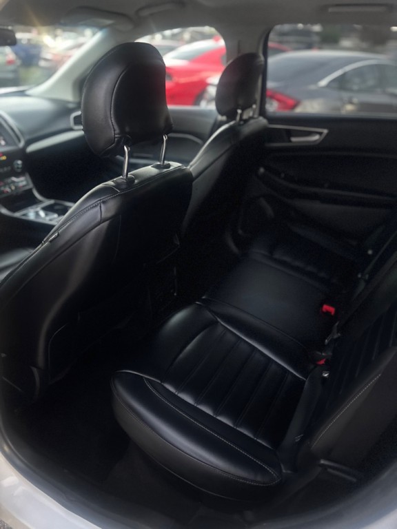 2019 Ford Edge Image 9