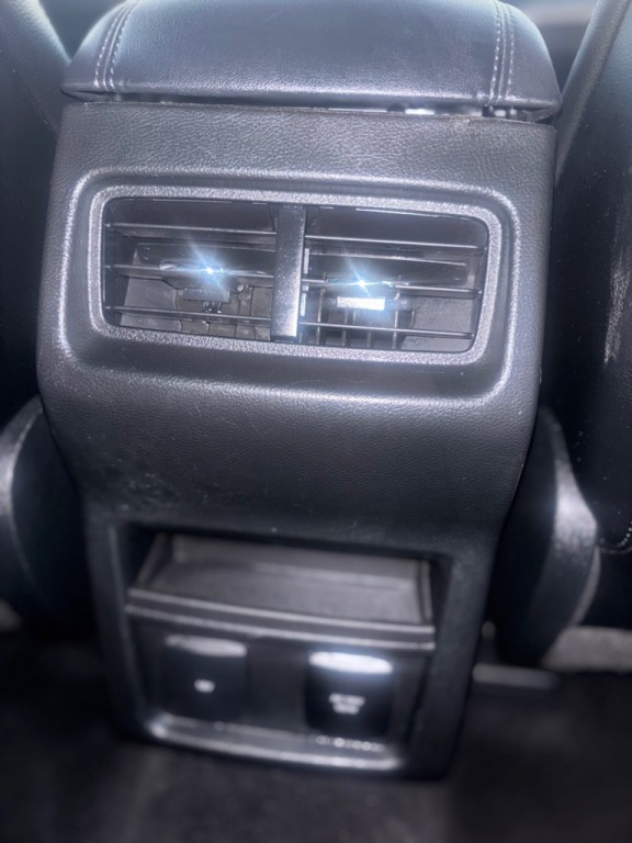 2019 Ford Edge Image 16