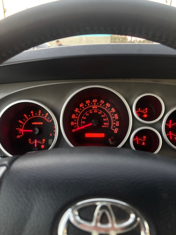 2015 Toyota Sequoia Image 6