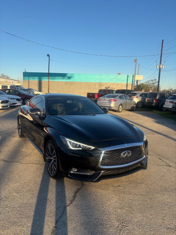 2017 INFINITI Q60 Image 3