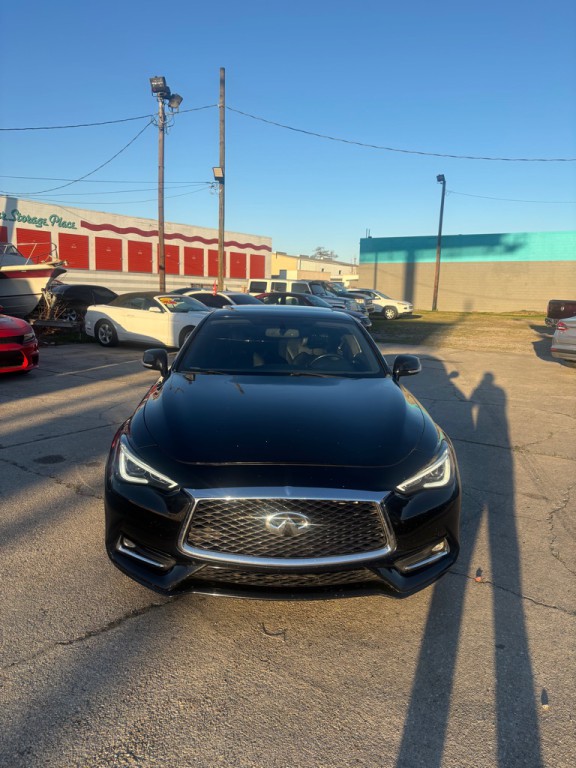 2017 INFINITI Q60 Image 4