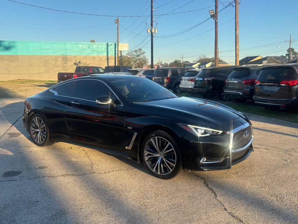 2017 INFINITI Q60 Image 5