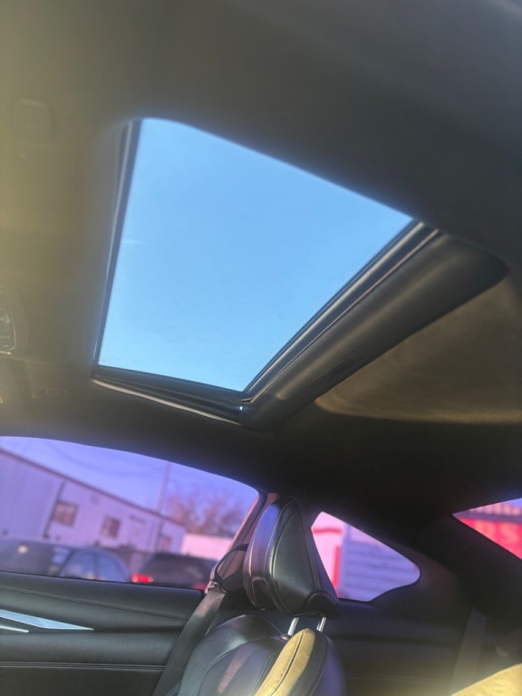 2017 INFINITI Q60 Image 10