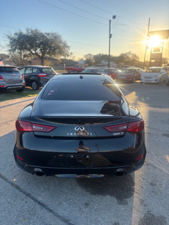 2017 INFINITI Q60 Image 14