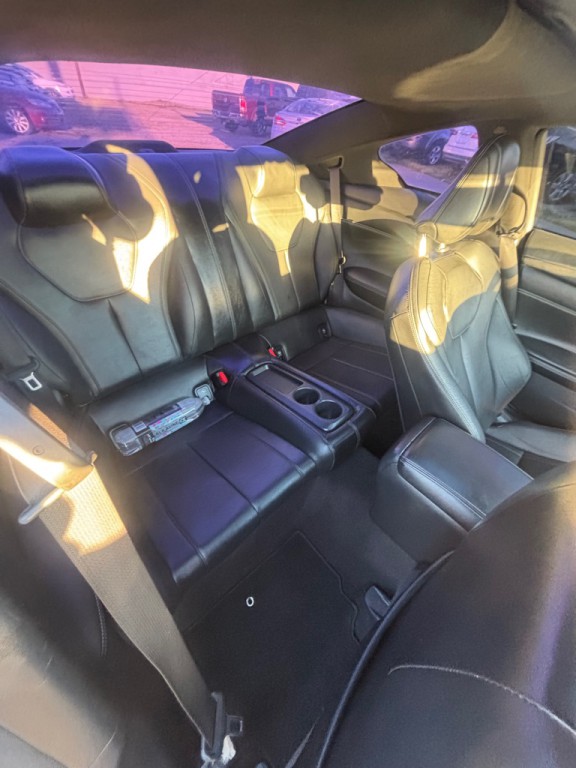 2017 INFINITI Q60 Image 17