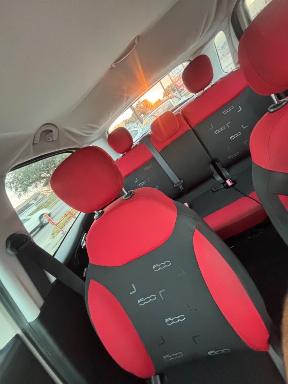 2014 FIAT 500L Image 9