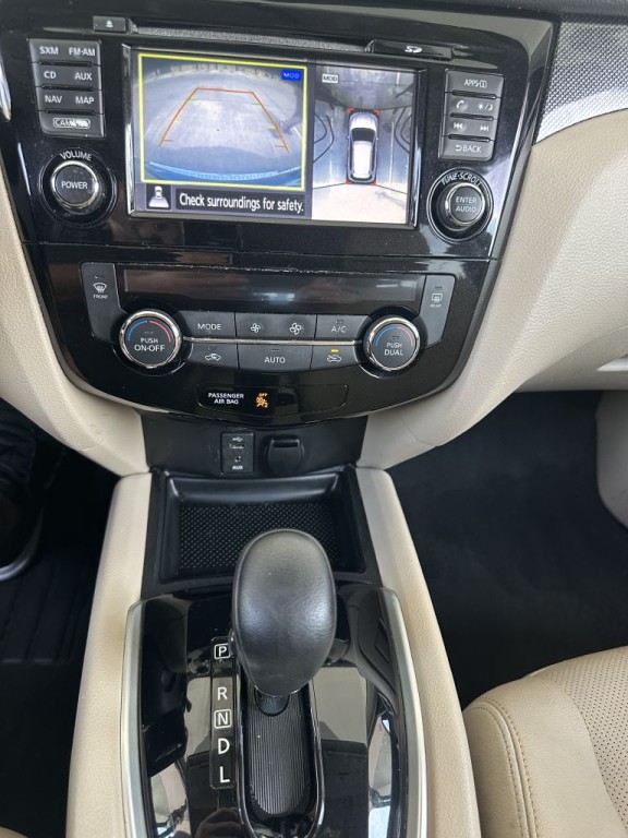2016 Nissan Rogue Image 6