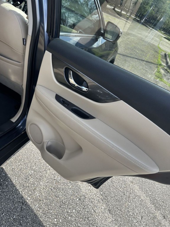 2016 Nissan Rogue Image 11