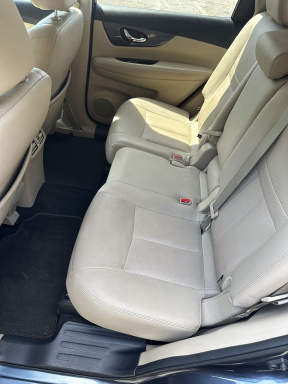 2016 Nissan Rogue Image 14