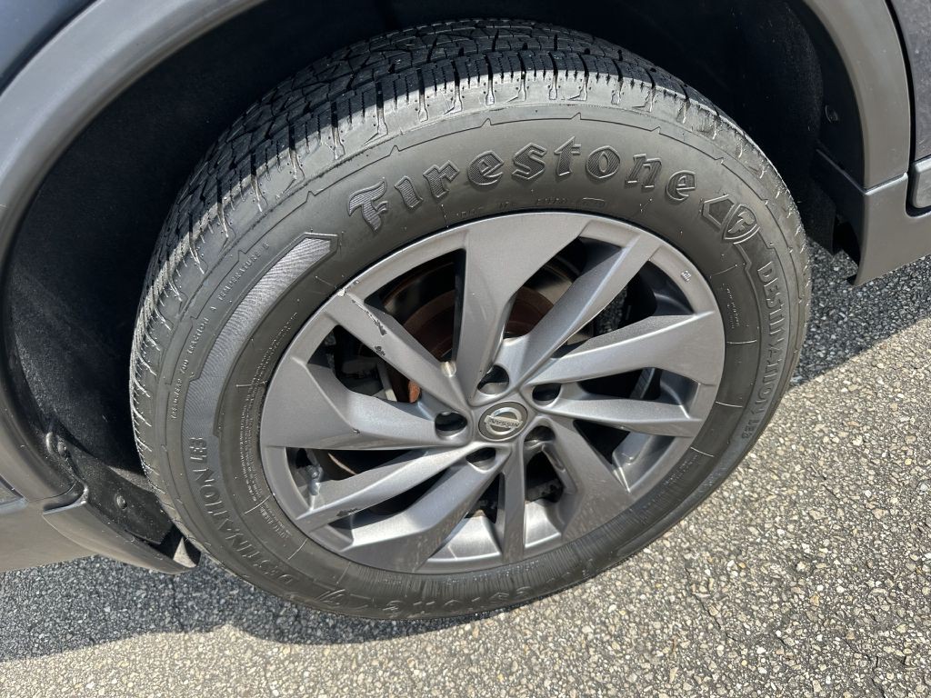 2016 Nissan Rogue Image 17