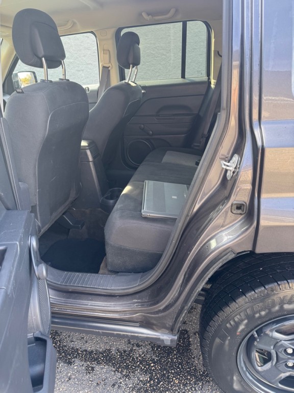 2017 Jeep Patriot Image 11