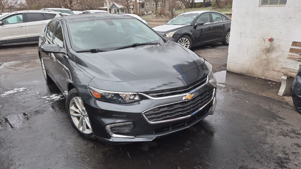 2016 Chevrolet Malibu Image 2