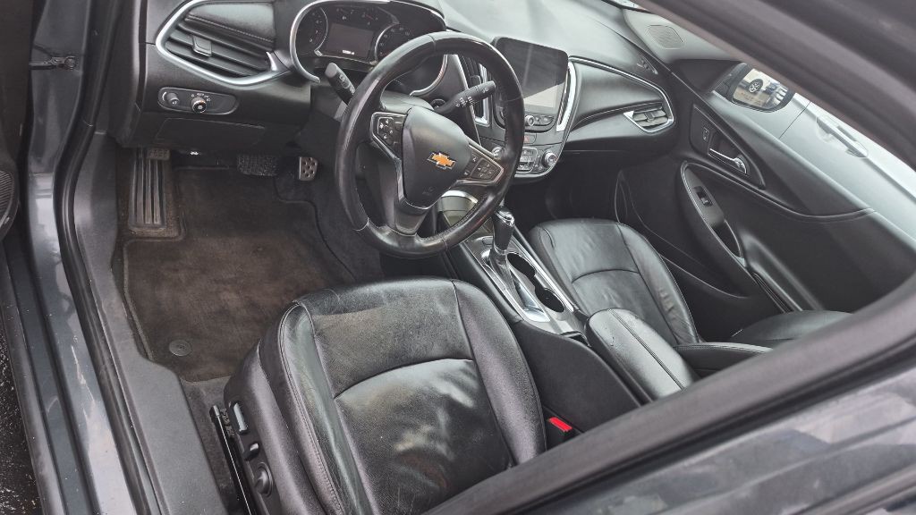 2016 Chevrolet Malibu Image 5