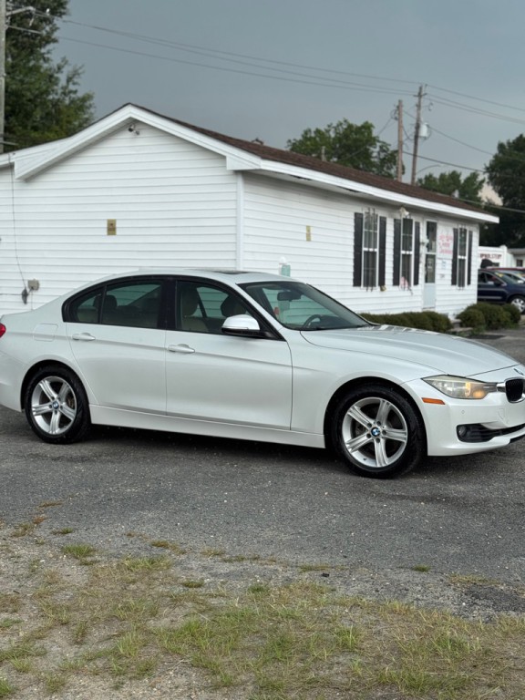 2012 BMW 3 Series Image 3