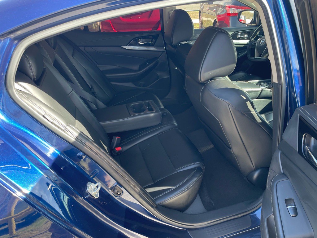 2020 Nissan Maxima Image 13