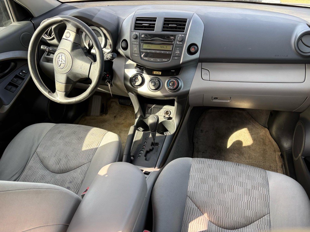 2011 Toyota Rav4 Image 6