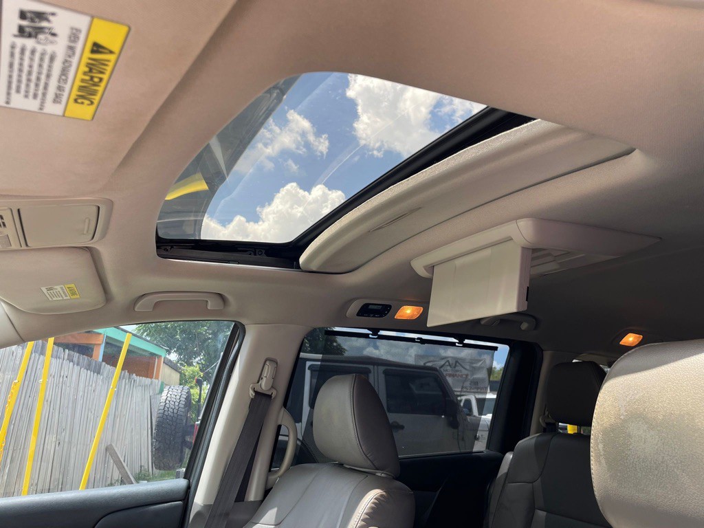 2014 Honda Odyssey Image 11